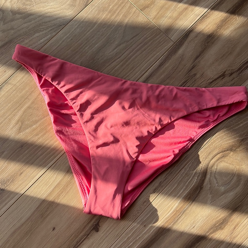 💕NWTs O’Neill Swim bottoms